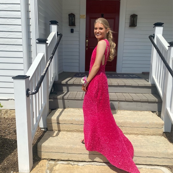 selling my prom dress! In perfect condition, only wore once. - Picture 3 of 4